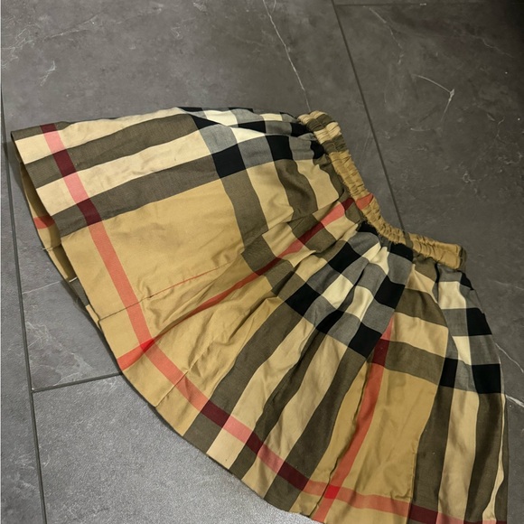 Burberry Baby Girl's 1G3 Mini
Hilde Check Skirt
12 Months
Archive Beige - Picture 4 of 5
